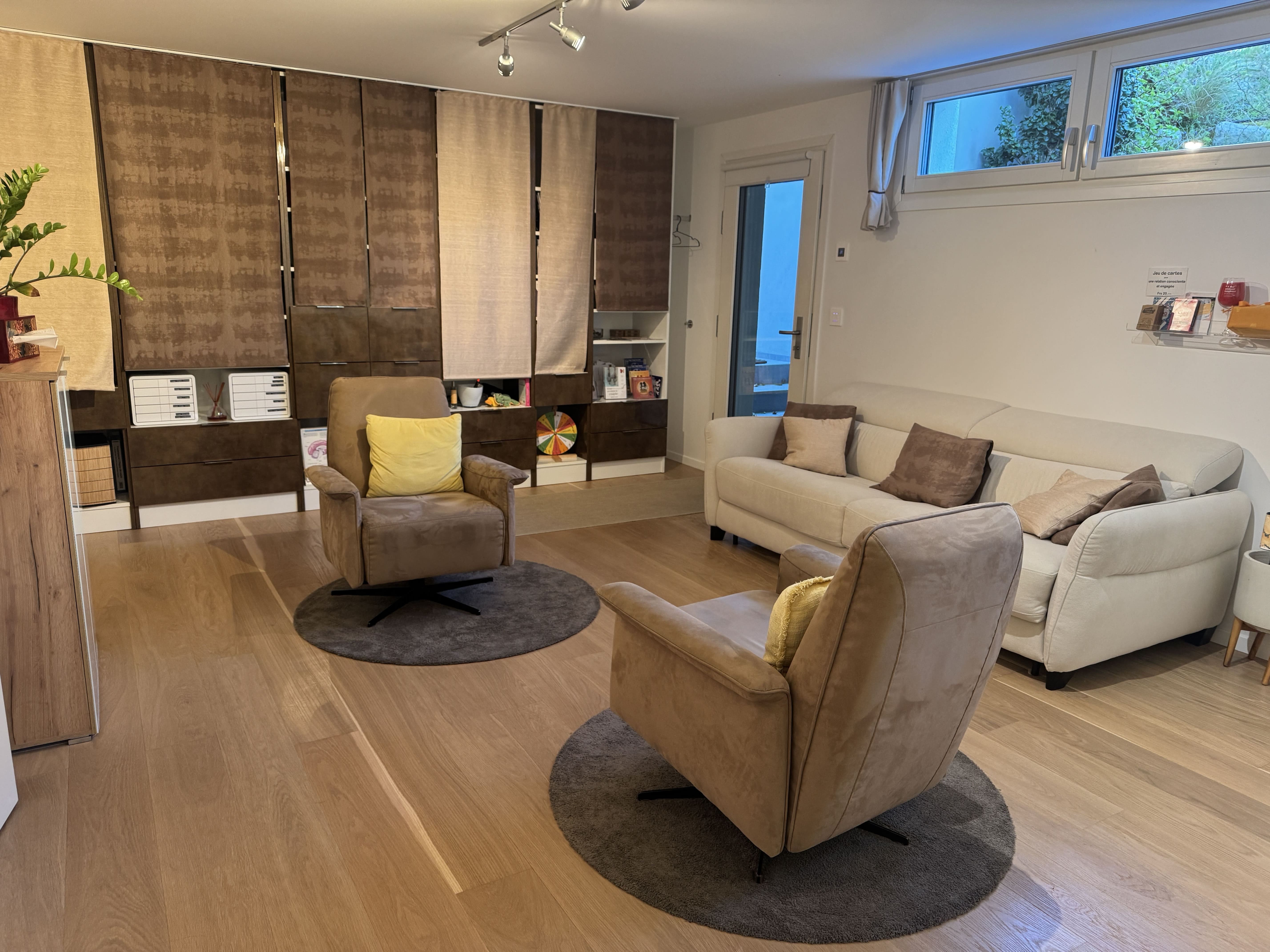 Image de Cabinet de thérapie 30 m² à Perroy – salle de bain + place de parc